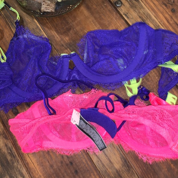 2 Victoria’s Secret Laced Bra’s - Picture 4 of 4